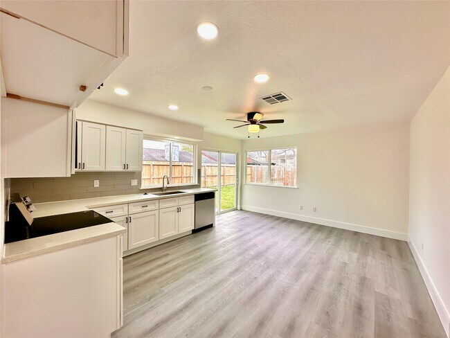 Building Photo - 13754 Shirebrook Dr