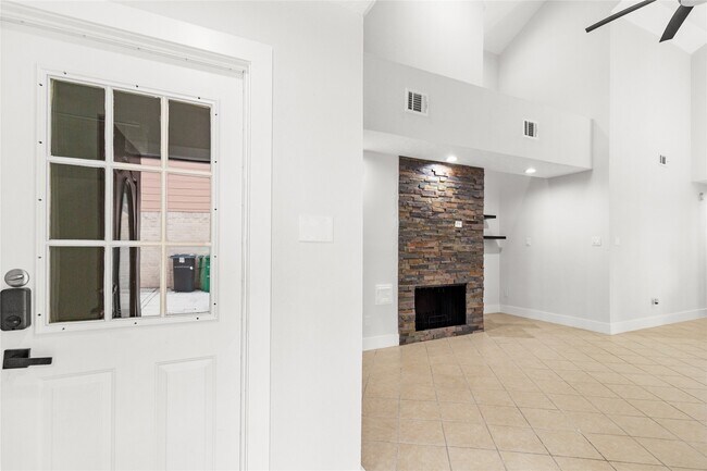 Building Photo - 3718 Storm Creek Dr