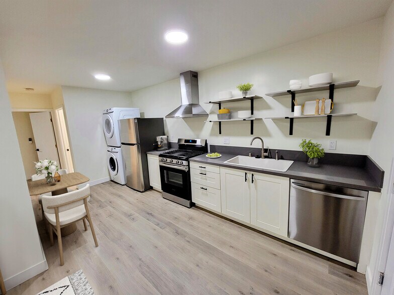 Building Photo - 2224 Delaware Ave