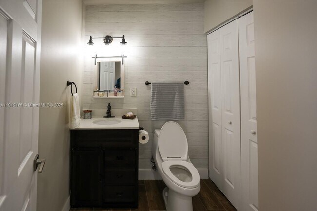 Building Photo - 19450 SW 125th Ave