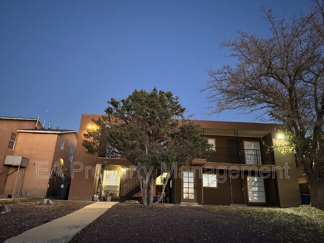 Primary Photo - 1212 Chelwood Park Blvd NE