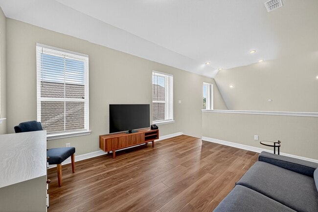 Building Photo - 24607 Carleton Lake Ln