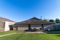 Building Photo - 2241 W Pensacola St