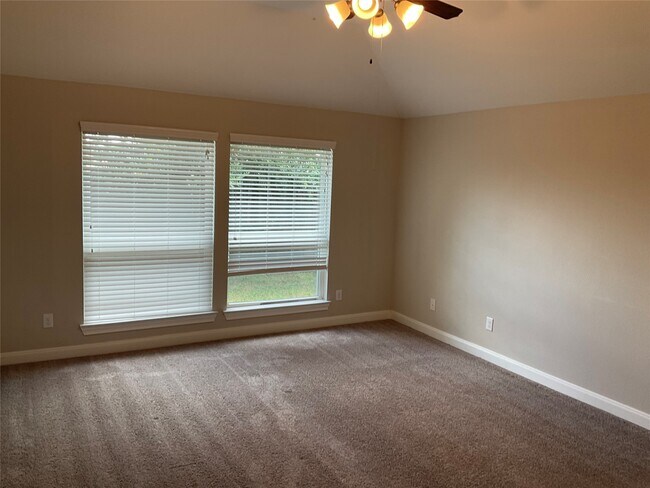 Building Photo - 907 Daffodil View Ct