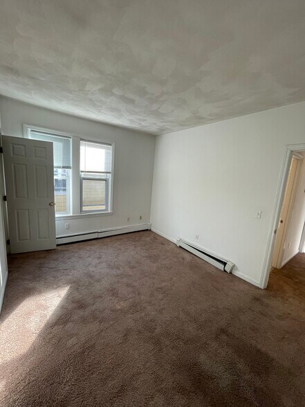Building Photo - 58 Mansfield St