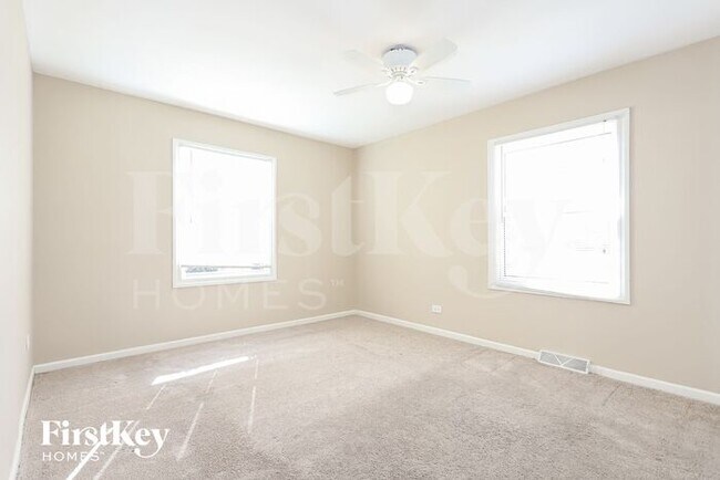 Building Photo - 15059 Highland Ave