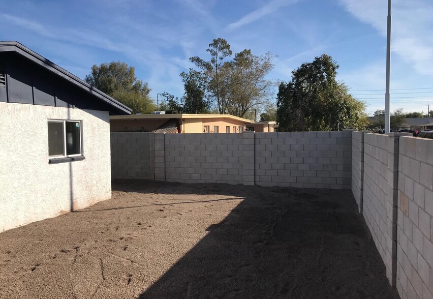 Building Photo - 1156 E Tempe Dr