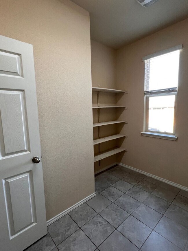 Building Photo - Spacious 5-Bedroom Harker Heights Home with 3 Living Areas & 3-Car Garage