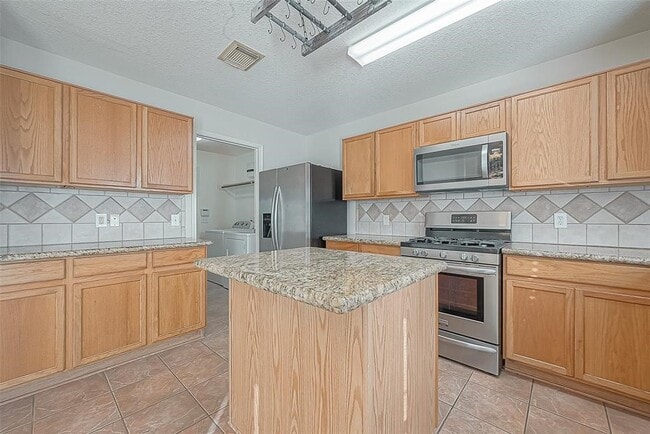 Building Photo - 6835 Brighton Hill Ln