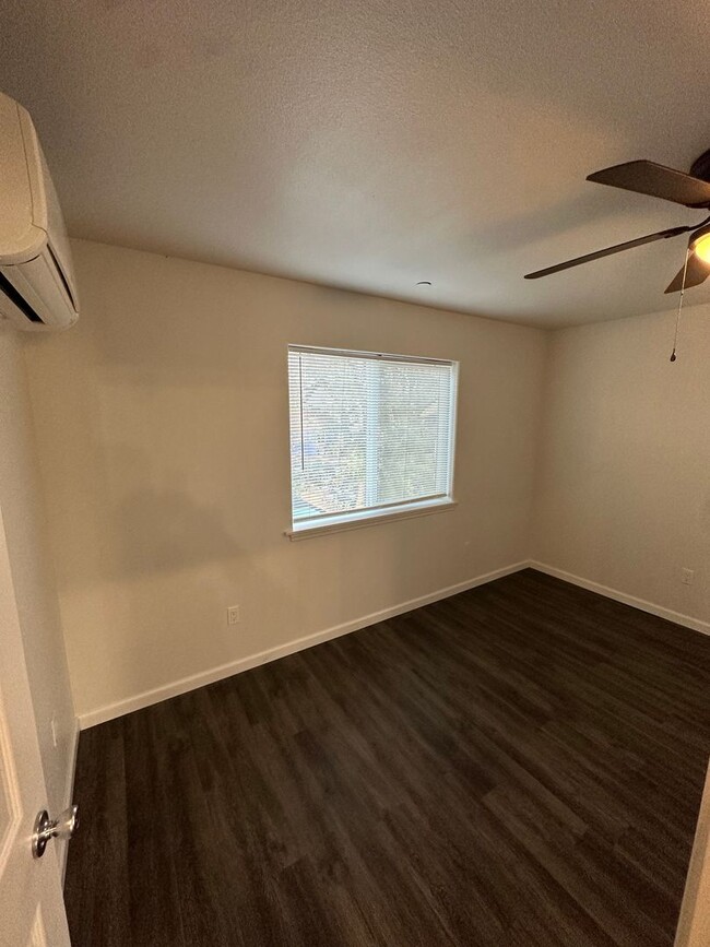 Building Photo - Spacious newer build! Close to downtown am...