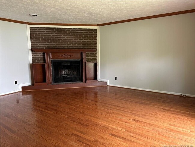 Building Photo - 1601 Blue Springs Rd