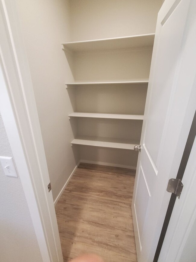 Building Photo - Updated and Bright 3 Bedroom Townhouse in Greeley!