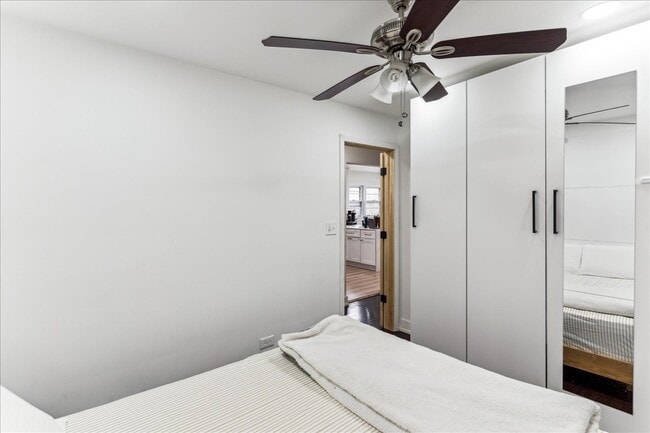 Building Photo - 2735 N Mozart St