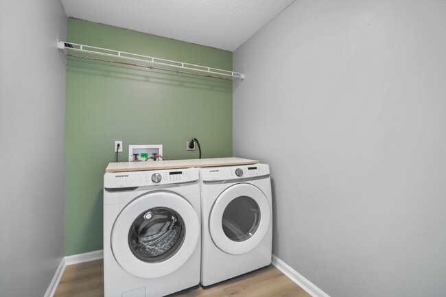 Building Photo - 934 Hedge Apple Dr