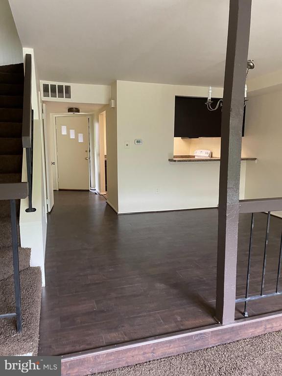 Building Photo - 20235 Laurel Hill Way