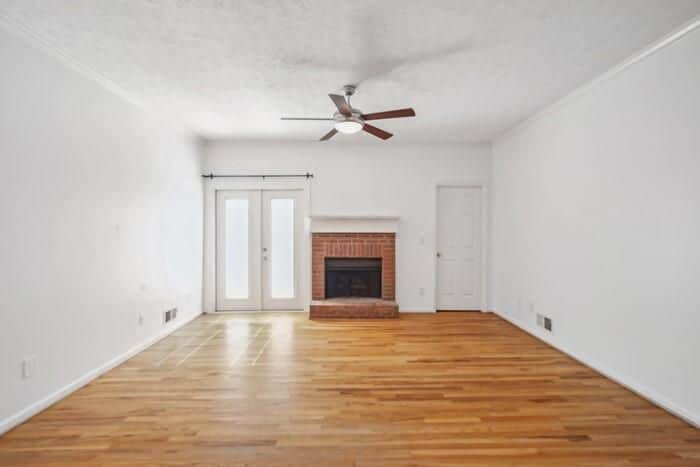 Building Photo - 4047 Elm St