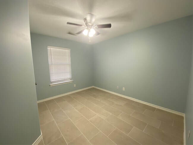 Building Photo - 10662 Royal York Dr