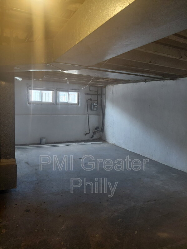 Building Photo - 5902 Belmar St