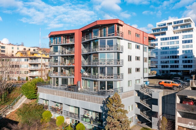 Primary Photo - Triton Terrace