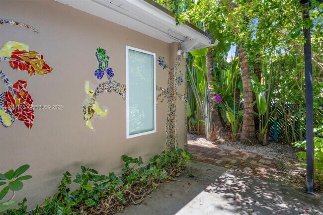 Building Photo - 2330 SW 62nd Ct