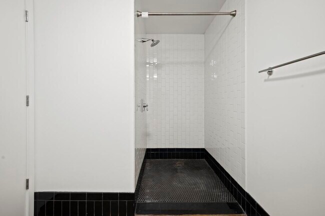 Building Photo - 4111 W Sunset Blvd