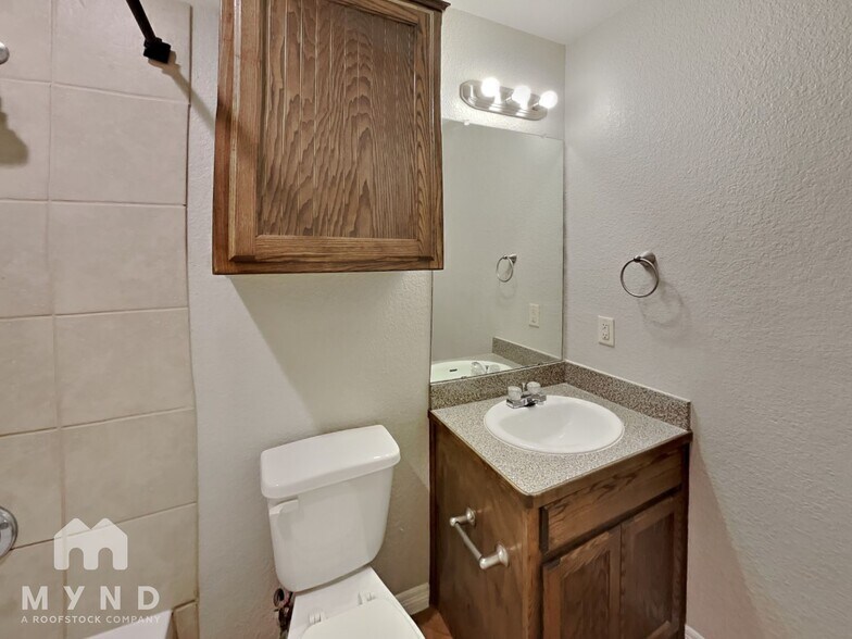 Building Photo - 236 Walnut Bend Rd