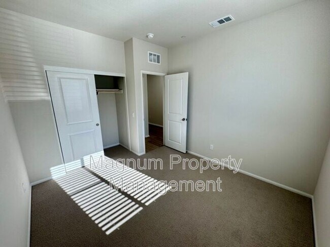 Building Photo - 36330 Albus Ave