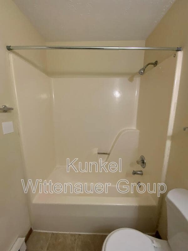 Building Photo - 2611 Sierra Dr