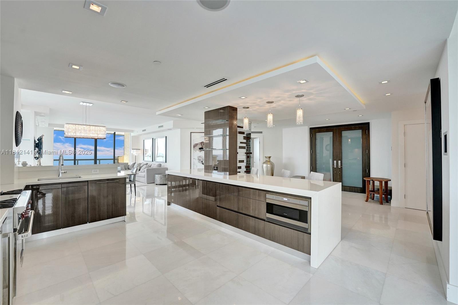 Building Photo - 17875 Collins Ave