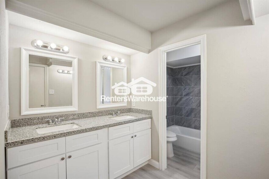 Building Photo - 6531 Coral Ridge Rd
