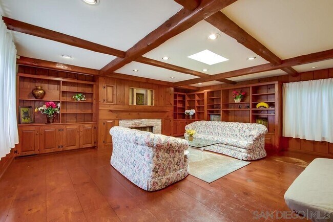 Building Photo - 5911 Folsom Dr