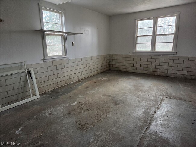 Building Photo - 3976 Faircrest St SW