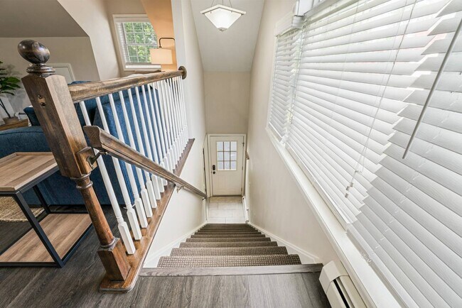 Building Photo - 1439 NY-9P