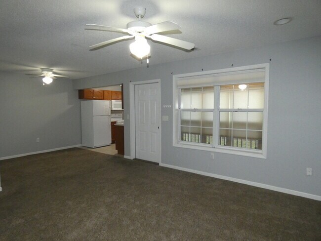 Building Photo - Beautiful Condo in Gladstone, MO