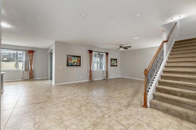 Building Photo - 6041 Town Center Blvd