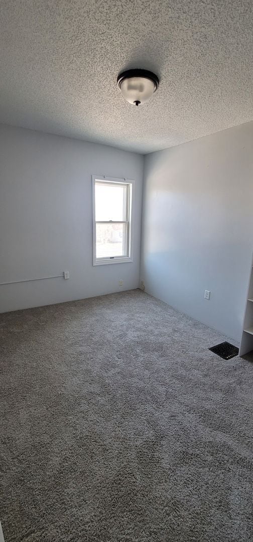Building Photo - Looking for 2 roommates in a 4-bedroom house!!!