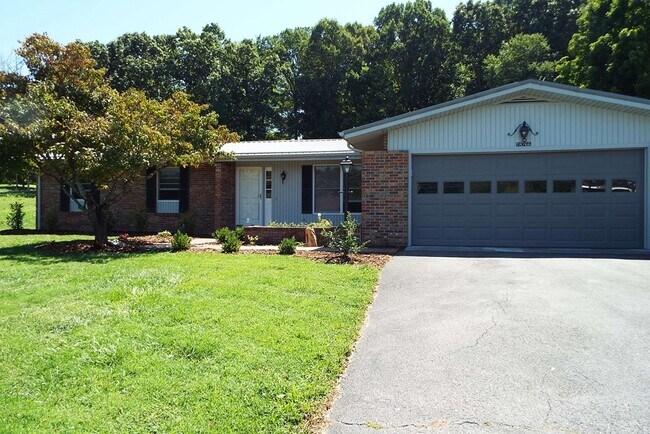 Building Photo - 28266 Lee Hwy