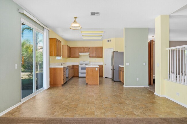 Building Photo - 46433 Vianne Ct