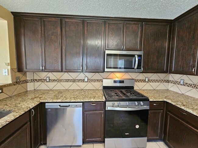 Building Photo - Incredible home available in Reserve At Hi...