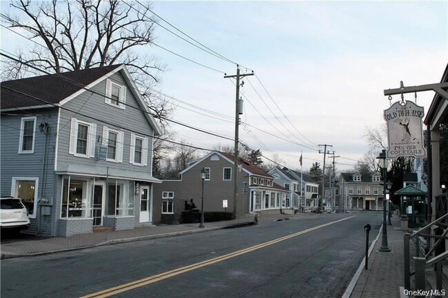 Building Photo - 109 Main St