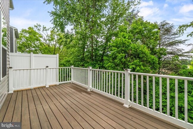 Building Photo - 309 Spring Bank Way