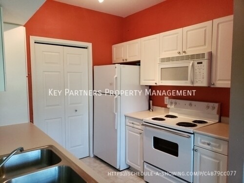 Building Photo - 11609 Tomahawk Creek Pkwy
