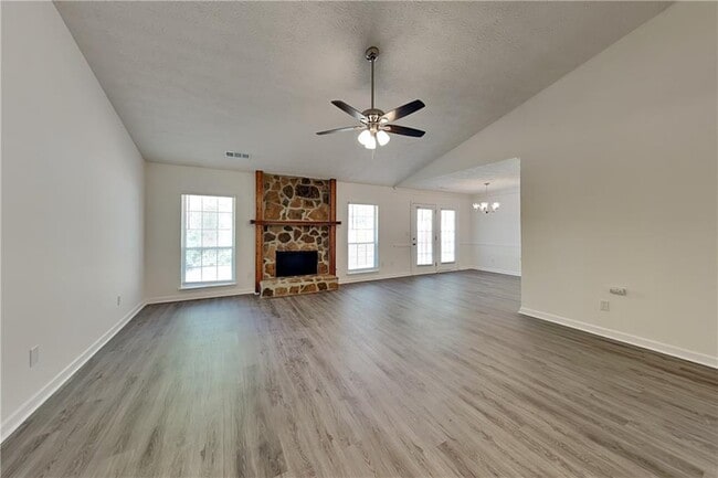 Building Photo - 5784 Shoal Creek Dr