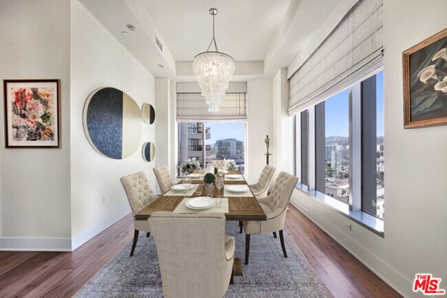 Building Photo - 10776 Wilshire Blvd