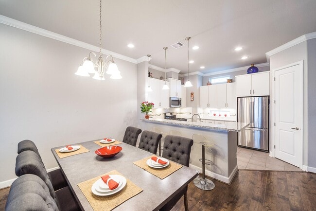 Building Photo - 4208 Old Spanish Trl