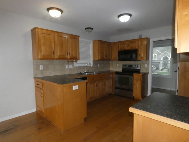 Building Photo - 11407 N Bristol Ave