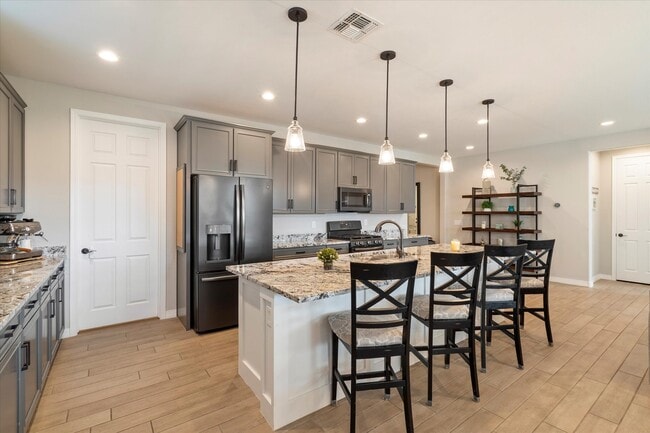 Building Photo - 12410 N 146th Ln