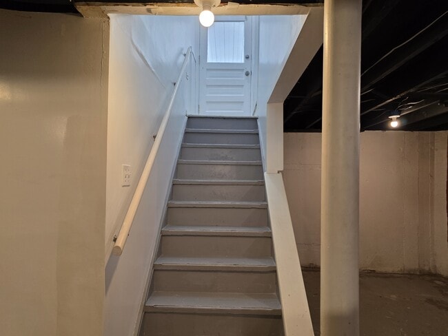 Building Photo - 26051 Alger St