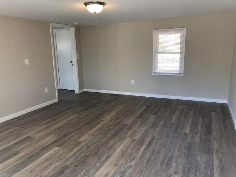 Building Photo - 5583 Core Point Rd