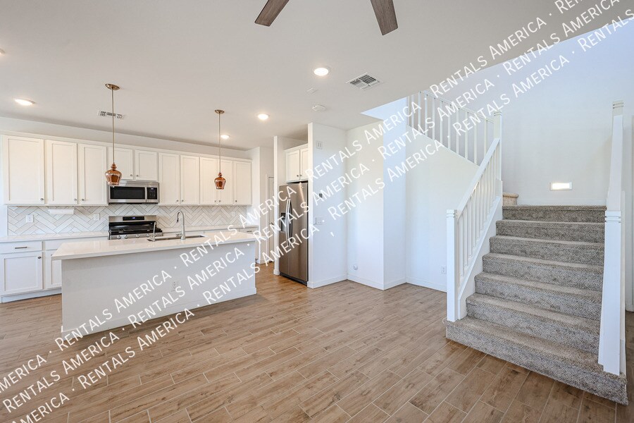 Building Photo - 9436 E Supernova Dr